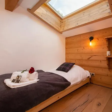 Les Bossons Sleeps 4 * Chamonix
